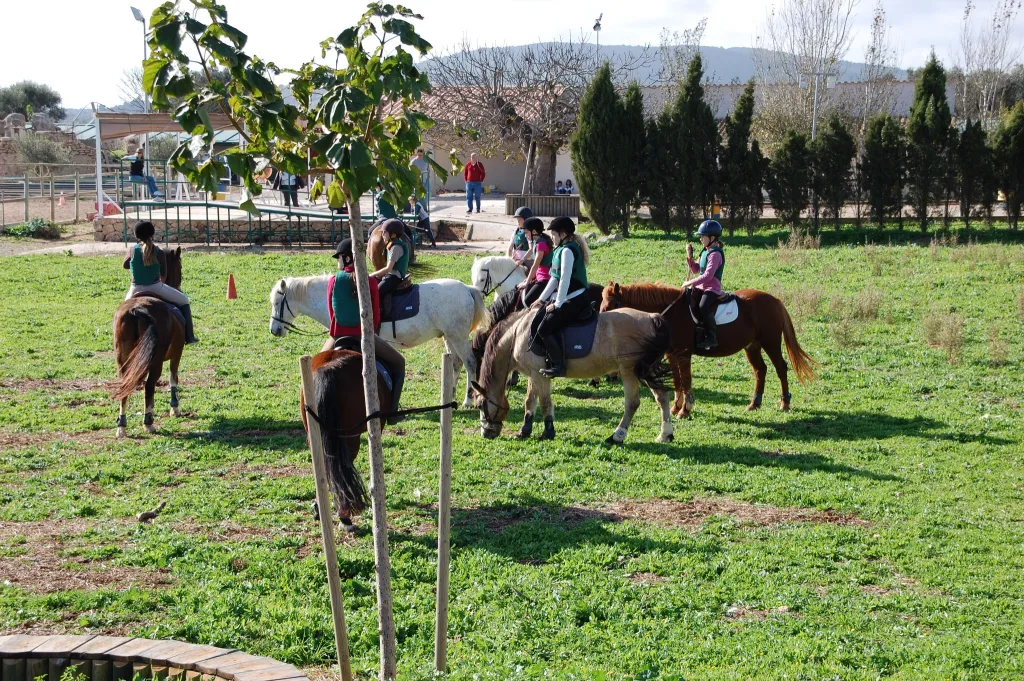 Grupo clase en pista de cross de S'Hort Vell